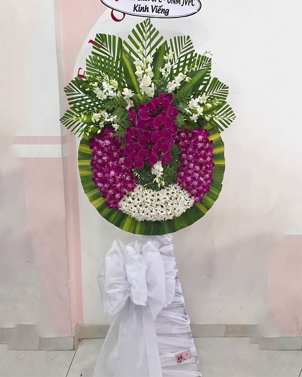 đặt hoa chia buồn theo màu sắc
